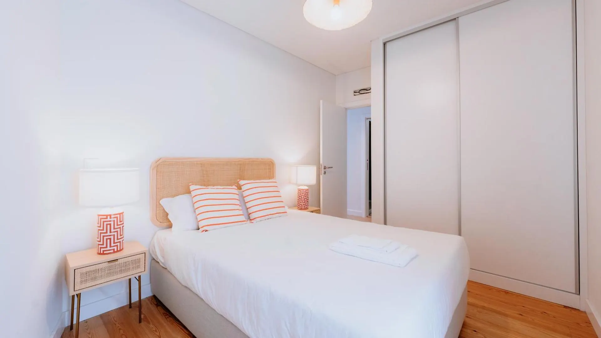 Mary Orange - No 232 Rc - Cozy & Central Two-Bedroom Apartment Lisboa 0*,